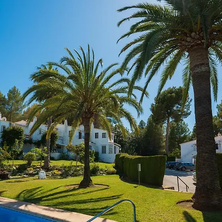 & Mountain Retreat Almendros